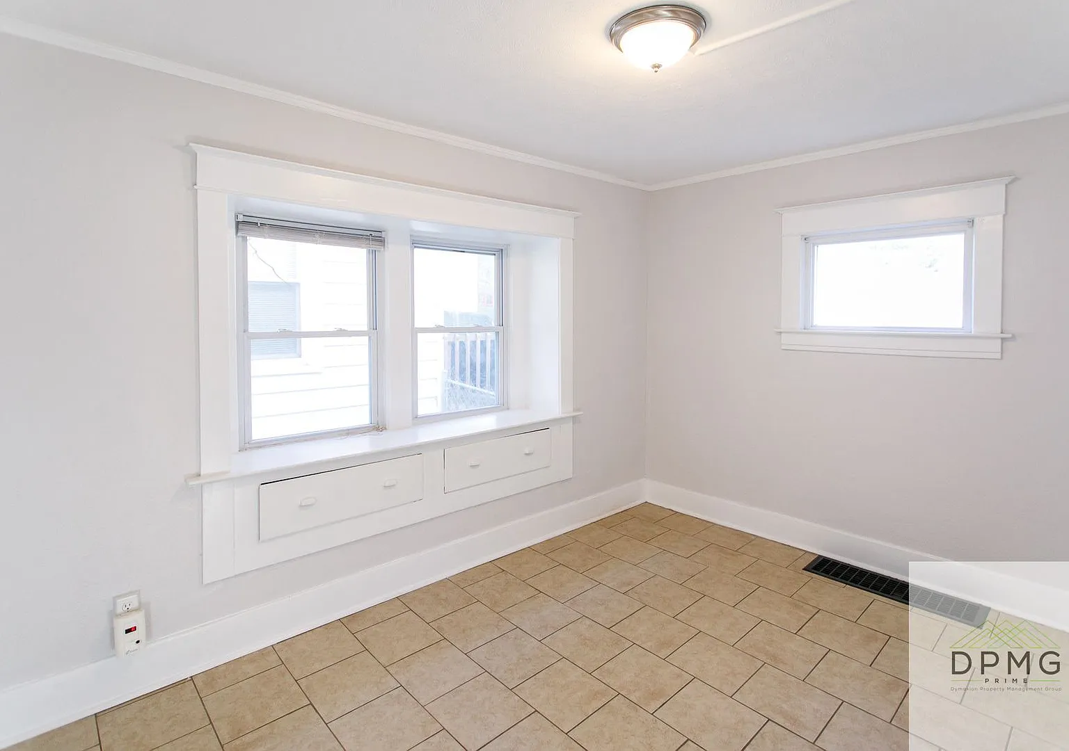 304 South Magnolia Avenue — Photo 2