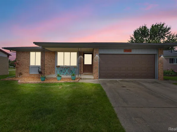 31682 Joann Dr, Chesterfield, MI 48047