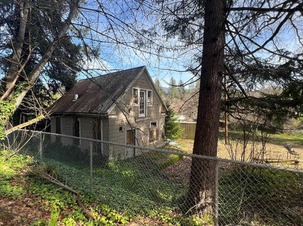 308 Buckhorn Rd, Happy Camp, CA 96039