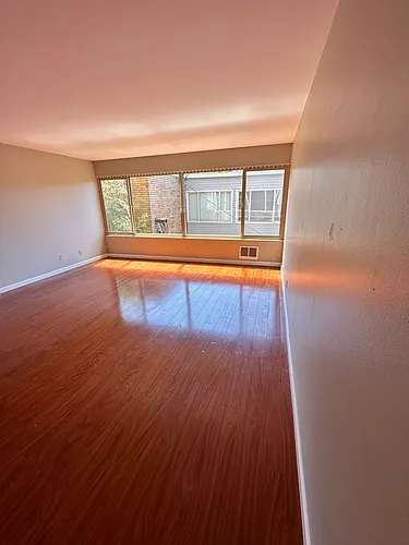 414 Belmont Ave E #203 Photo 1