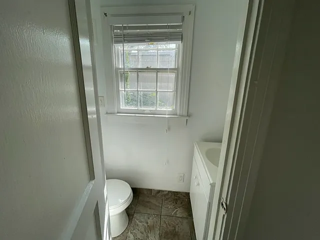 1004 W 7th St #B — Photo 14