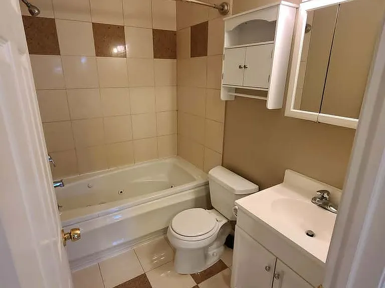 2318 W Rosemont Ave #2 — Photo 12