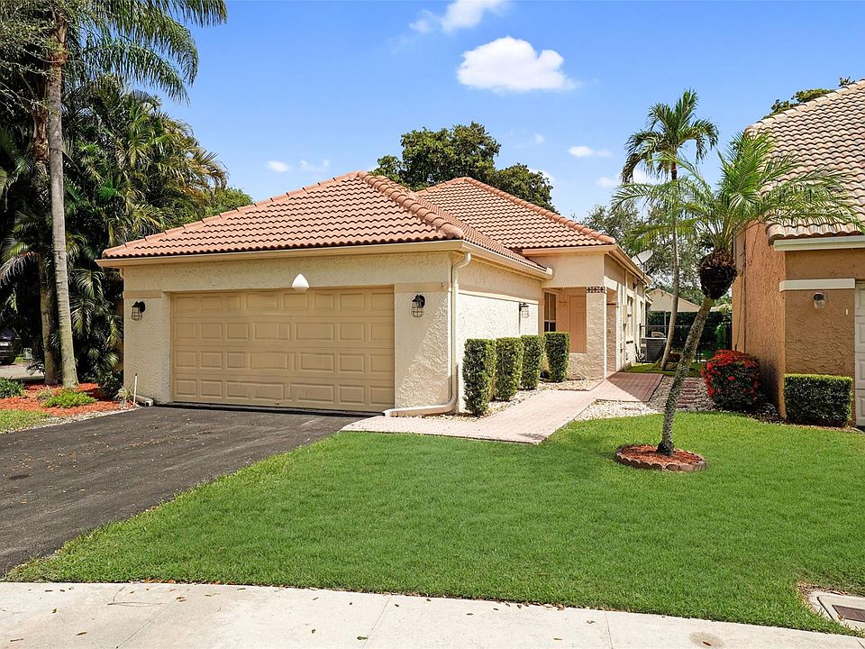 1st image of 2687 Oak Park Circle