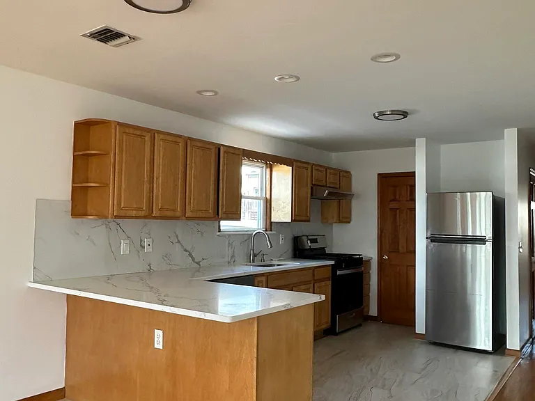 150 Clendenny Ave #2 — Photo 7