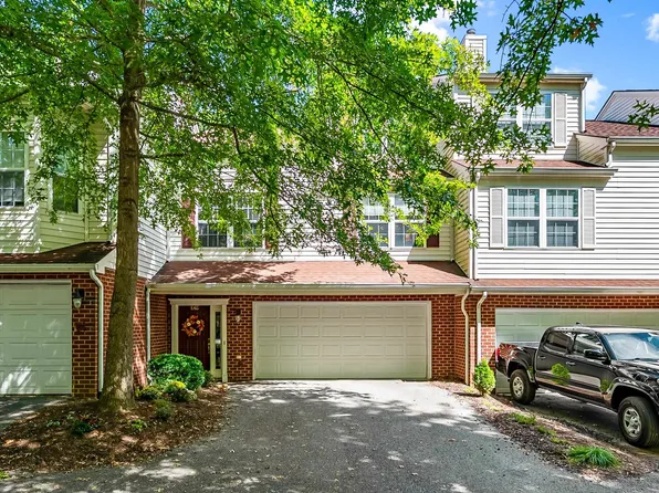 1265 Orange Leaf Ct, Christiansburg, VA 24073