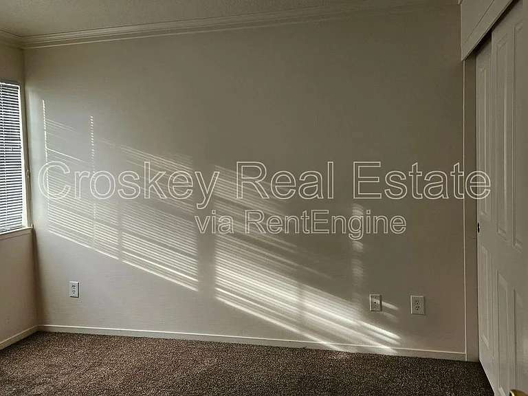 1952 Kettle Rock Ct — Photo 8