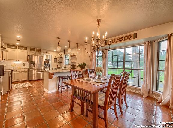 3rd image of 21410 Fairview Cir