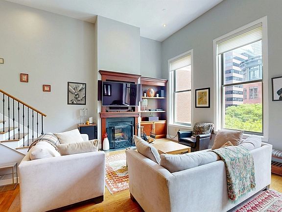 3rd image of 201 Newbury St APT 204