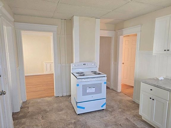 3rd image of 100 Albemarle St #1