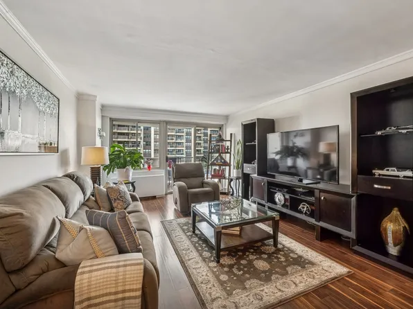 18-15 215th Street image 13 of 38