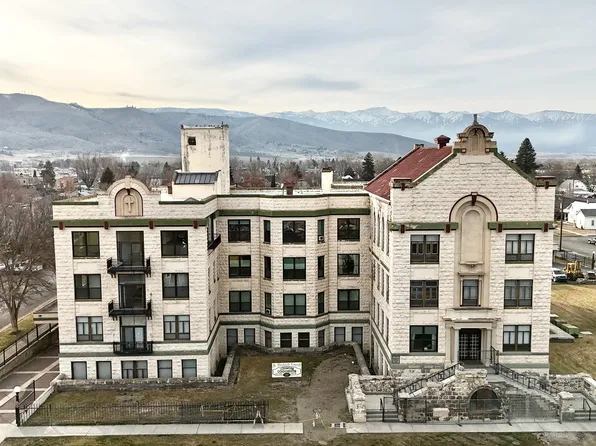 2365 4th St APT 205, Baker City, OR 97814