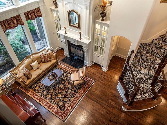 3rd image of 2048 Bantry Dr