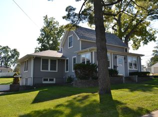 297 W Spring St, South Elgin, IL 60177