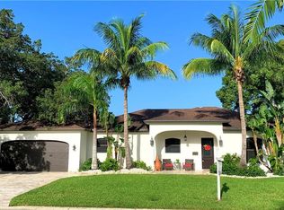 1708 Laurie Ln, Belleair, FL 33756