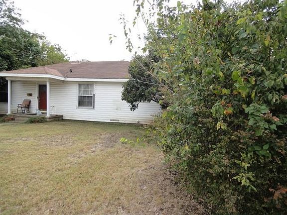 2nd image of 1303 W Lamar St