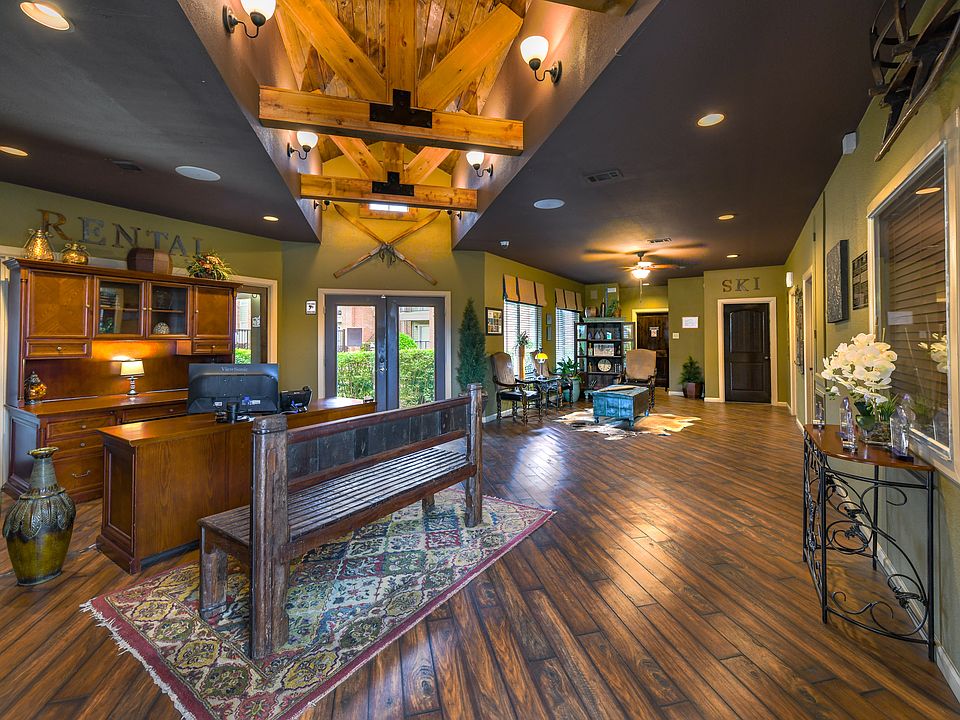 Dakota Ridge Apartments Clubhouse
