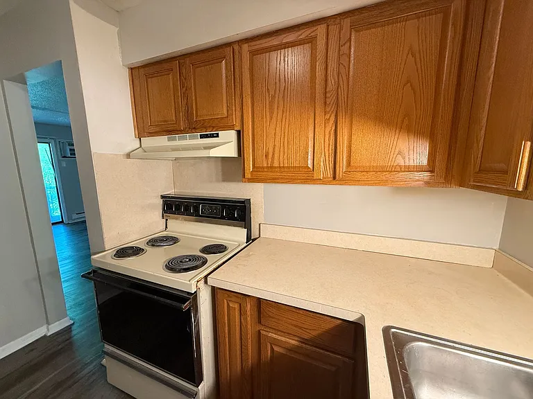 Executive House West — Photo 9
