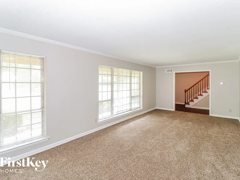 2801 Emerald St — Photo 5