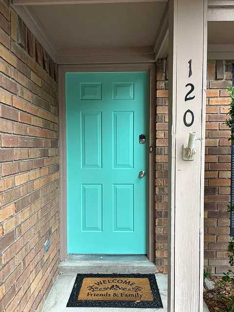 3 bed, 1211 sqft, $2,600 — Photo 3