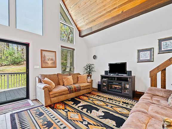 5th image of 375 Indigo Dr