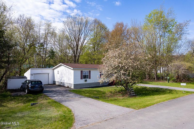 2nd image of 3 White Birch Lane