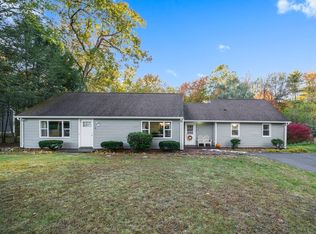 5 Edgewood Rd, Wilbraham, MA 01095