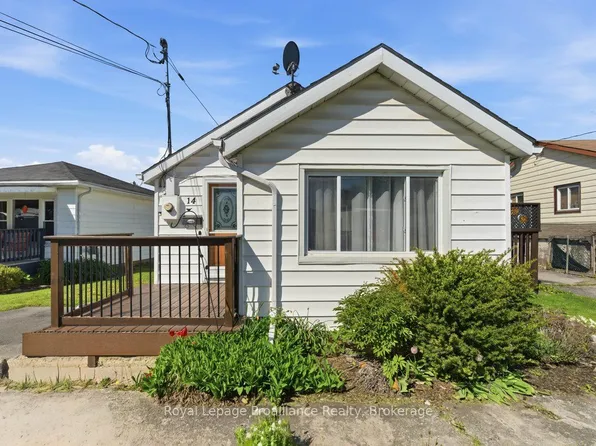 14 Ramsay Ave, Quinte West, ON K8V 2P5