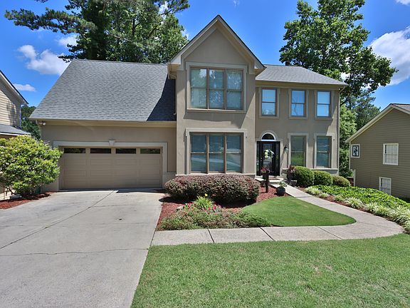 2nd image of 2201 Whitehall Dr NE