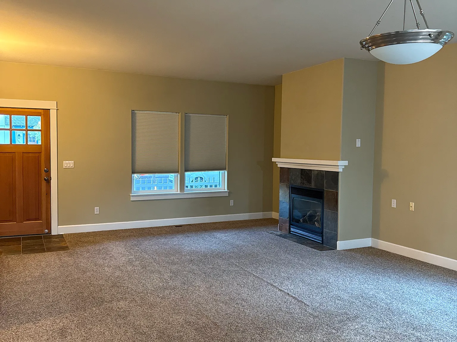 3 bed, 1428 sqft, $2,295 — Photo 3