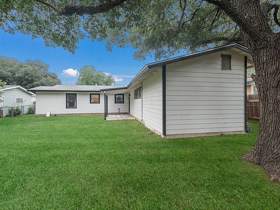 2nd image of 323 Craigmont Ln