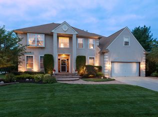 7 Pheasant Dr, Mount Laurel, NJ 08054