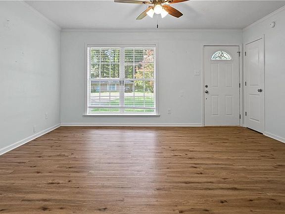 5th image of 275 Brookwood Dr