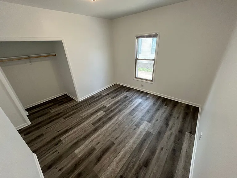 2408 W High St — Photo 18