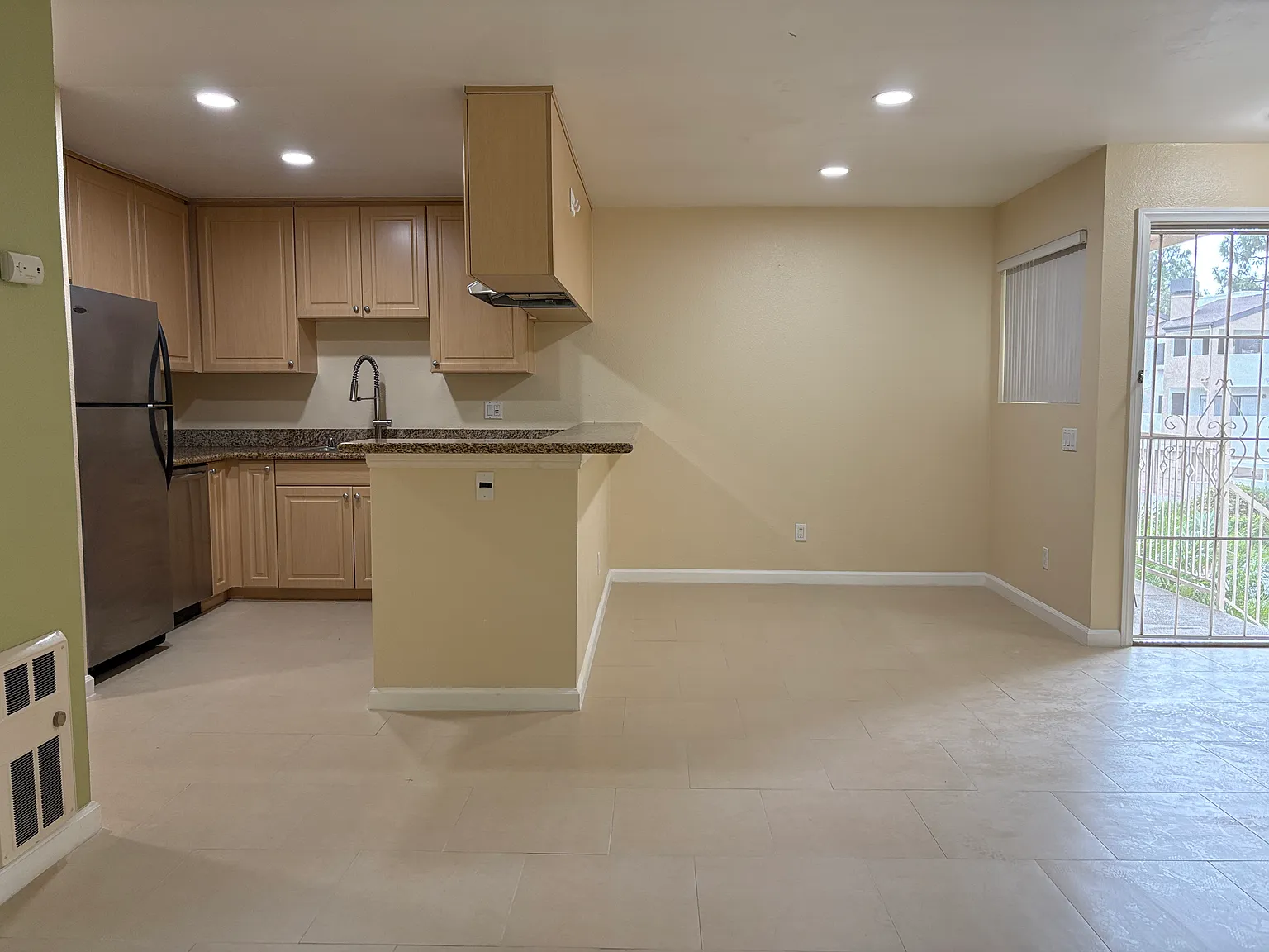 2 bed, 956 sqft, $2,650 — Photo 1