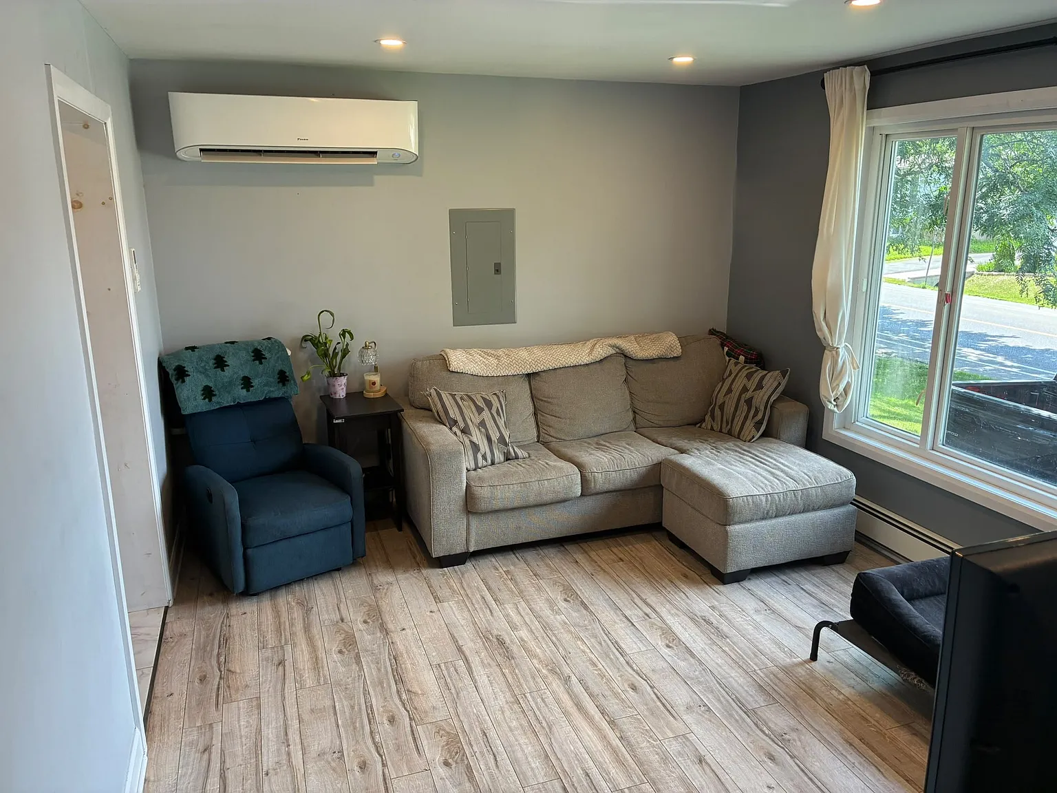 50 Fringewood Drive (Upper Floor Only) - Available from September 1st 2026 — Photo 4
