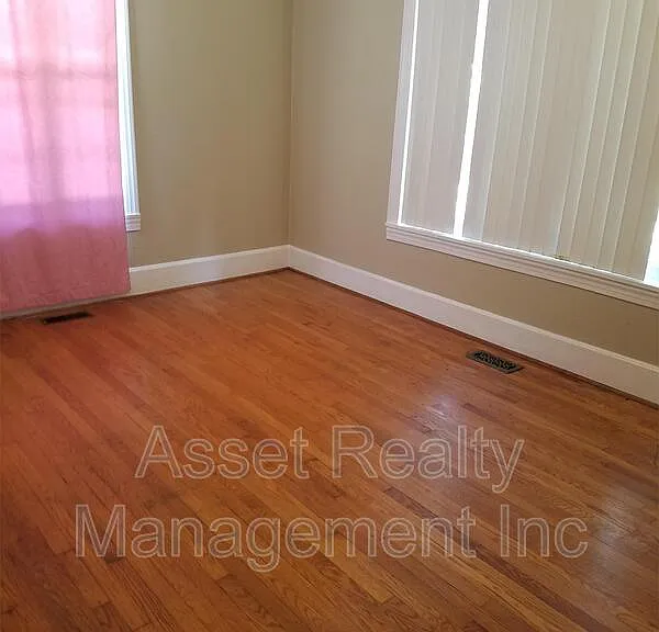 2033 Decatur Hwy — Photo 9