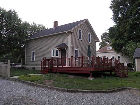 4th image of 103 Danielson Pike