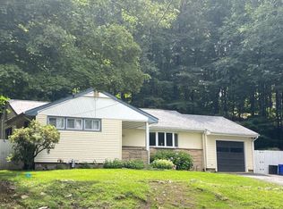 33 Brooklyn Rd, Stanhope, NJ 07874