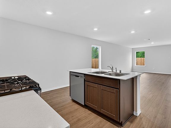 4th image of 3507 Spring Time St