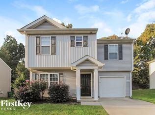 5208 Raspberry Knoll Dr, Charlotte, NC 28208