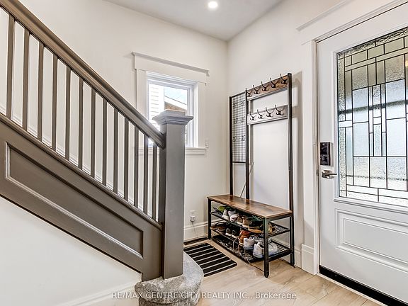 3rd image of 71 Wilson Ave
