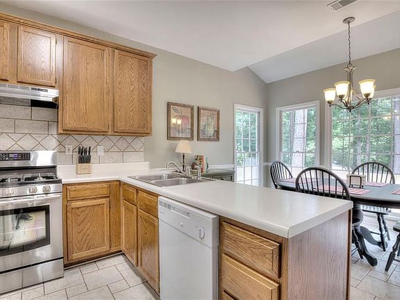 3rd image of 4041 Watkins Glen Dr