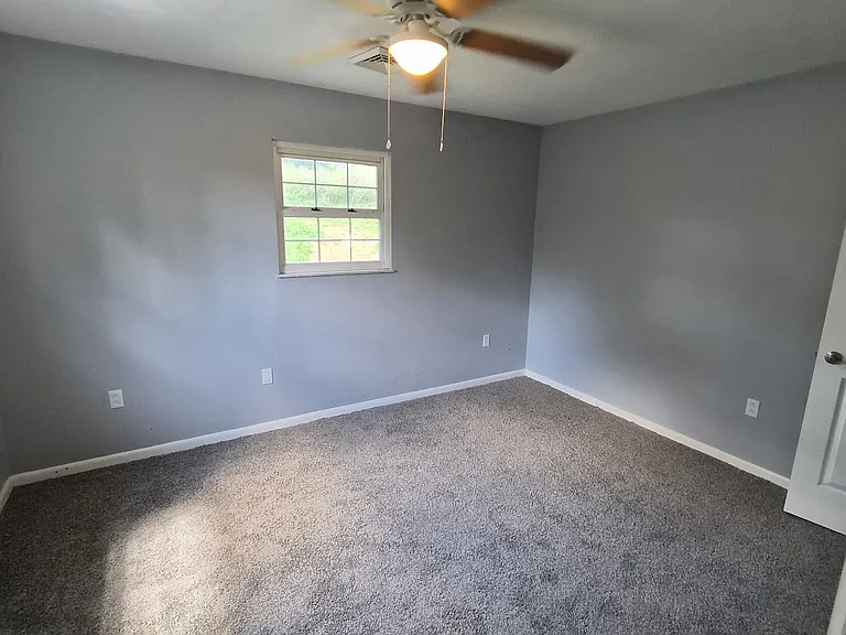 409 Grafton Rd — Photo 10