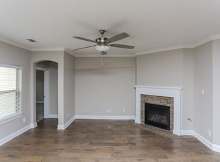 2704 Mission St, Fort Worth, TX 76109