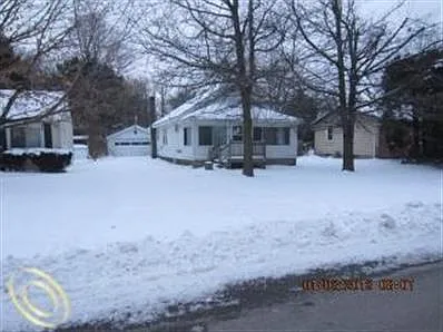 2012 Elmwood St photo 1