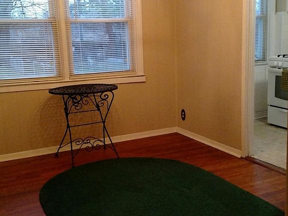 5th image of 940 Dover Ave