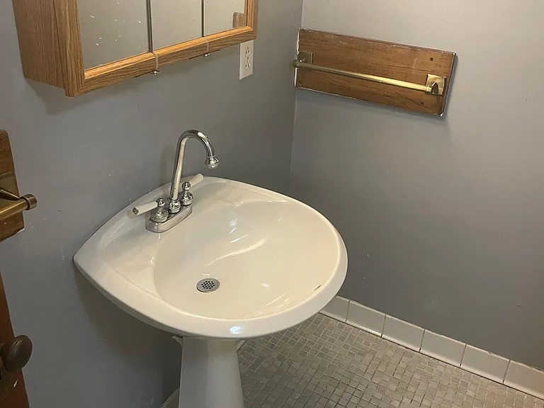2369 W Clifton Ave — Photo 13