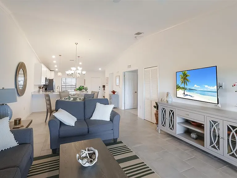 5721 Palmer Cir #201 — Photo 16