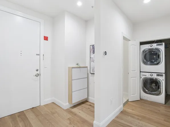 22 Avenue At Port Imperial image 12 of 34