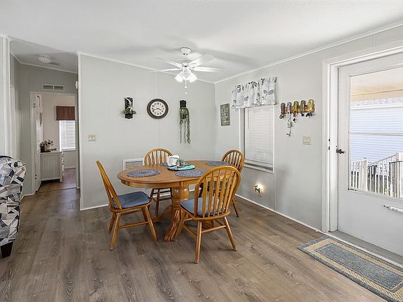 5th image of 629 Puffin Dr